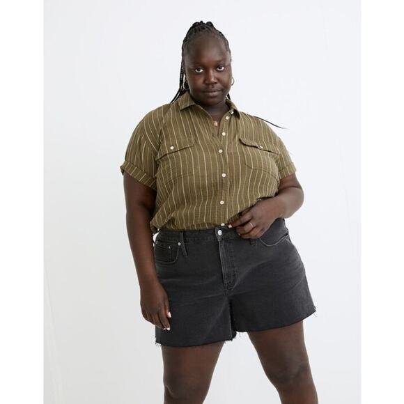 Madewell Lightspun Short-Sleeve Flap-Pocket
Shirt in Stripe - Picture 2 of 6